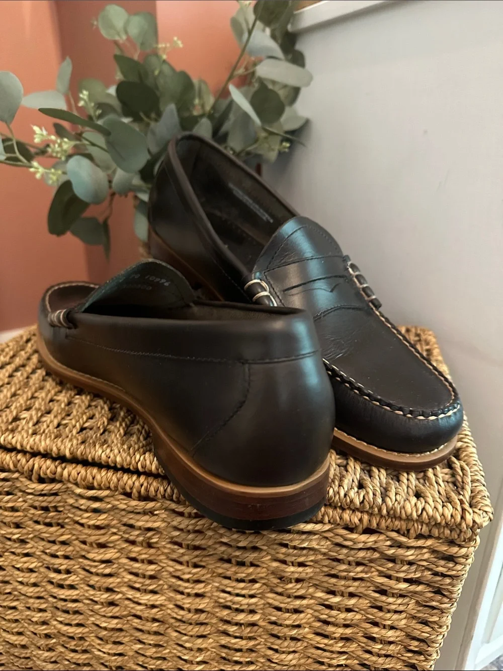GH Bass Weejuns men’s Classic Larson dark brown leather 11 D Penny Loafers